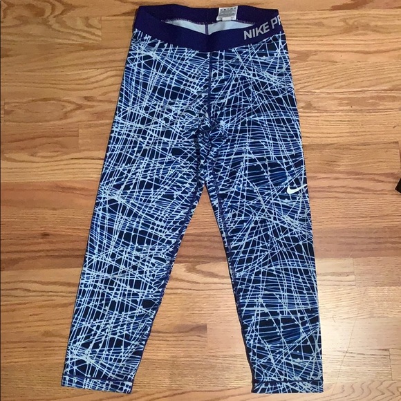 Nike Pants - Nike Pro Cropped Legging